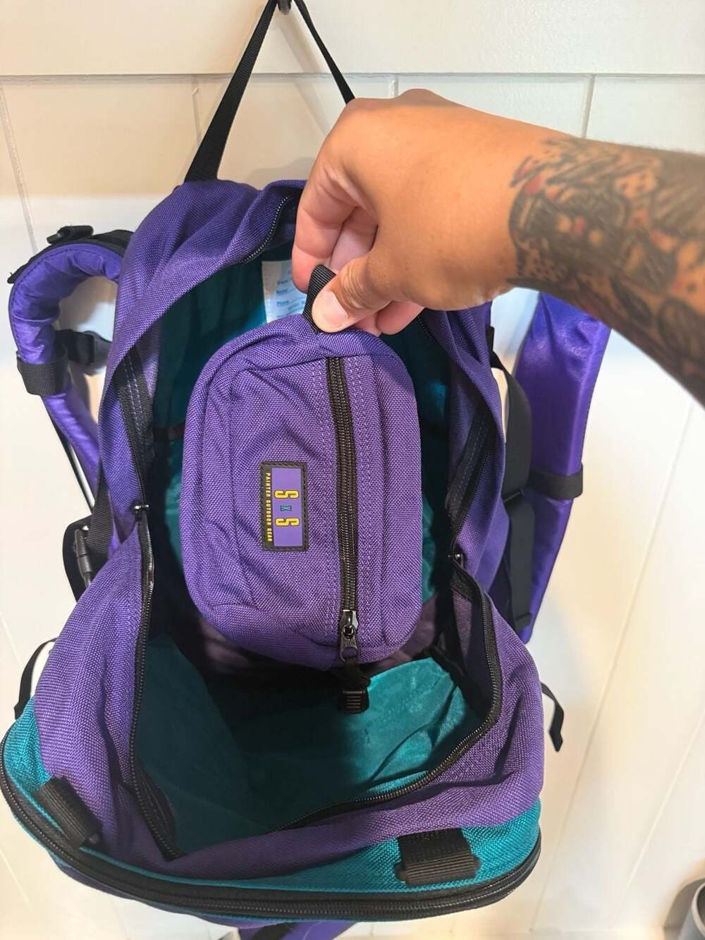 Vintage S x S Painter Outdoor Gear Purple and Teal Hiking Backpack - Picture 7 of 9